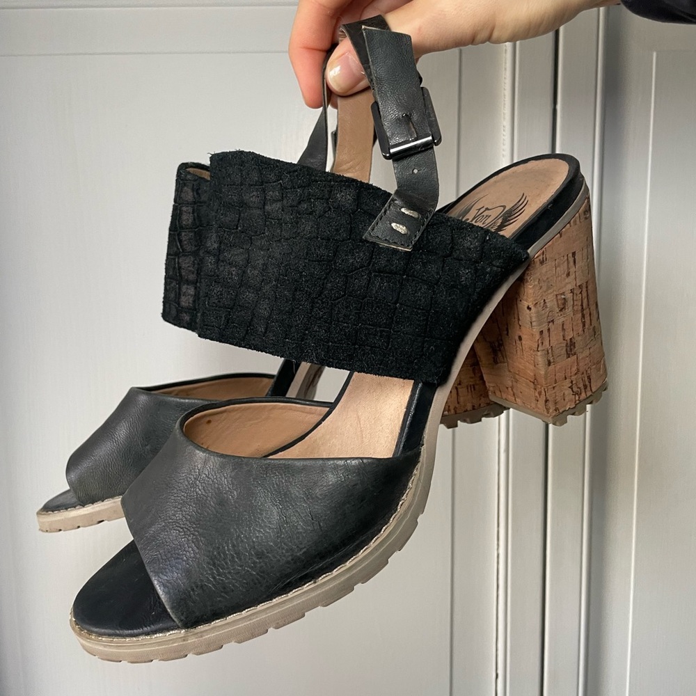 Von Dutch Chunky Heels Sandals